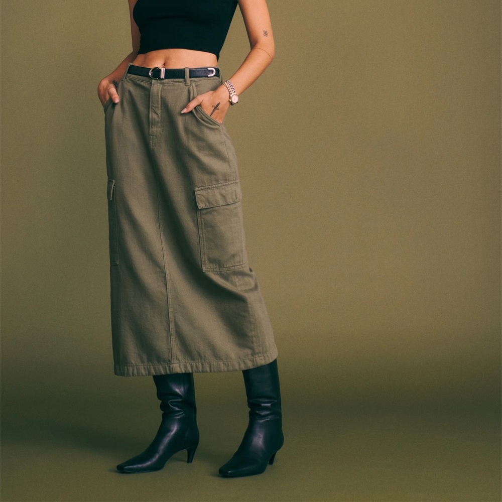Reformation Maggie green cargo skirt size 26
